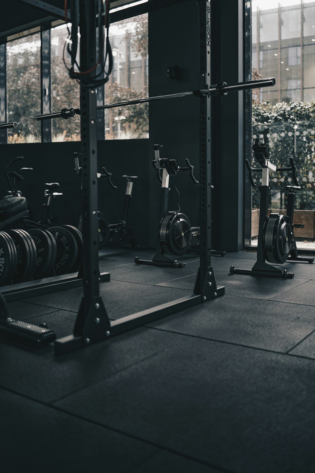 a-gym-with-a-row-of-exercise-equipment-03b61py89hs